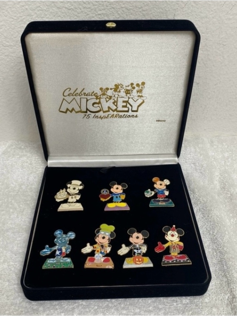 New 2004 Disney Catalog Mickey Mouse Pin Set 75 InspEARations Anniversary 7 Pins